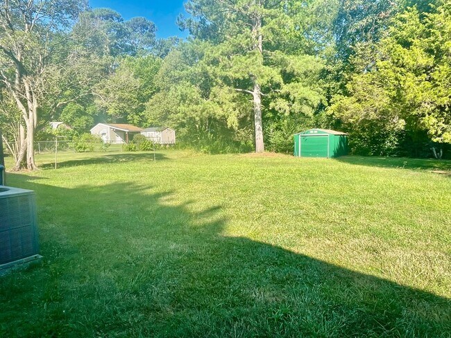 Building Photo - Rose213 in Mount Holly’s Catawba Heights area is a well-maintained 2-bedroom, 1-bath home