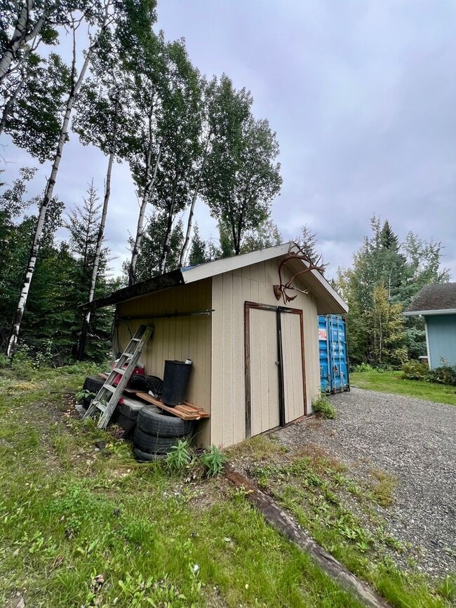 Building Photo - Spacious 3BR/2.5BA Fairbanks Home – Garage...