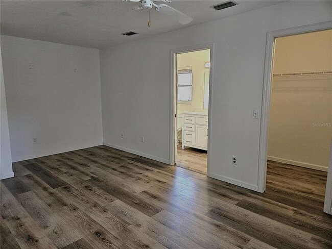 Building Photo - 1088 Panda Rd