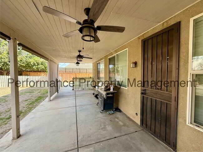 Building Photo - 6107 Shasta Daisy Way