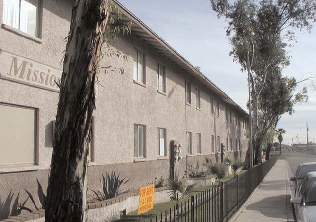 Building Photo - Mission Place