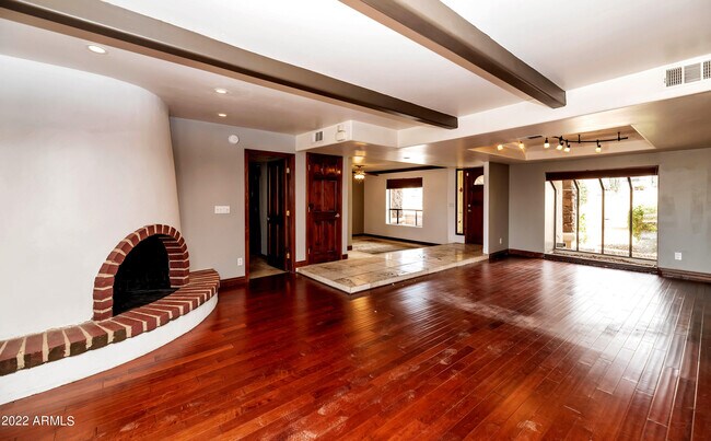 Building Photo - 15620 North 8th St