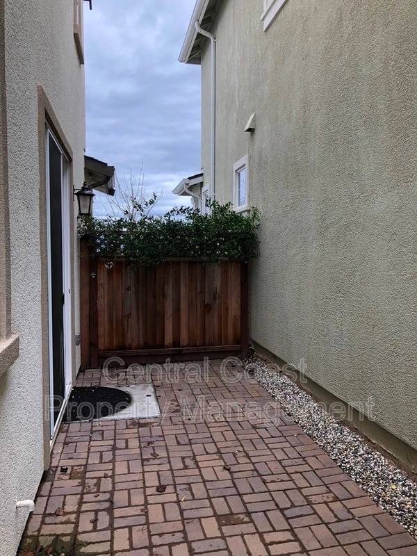 Building Photo - 16330 E Garrison Dr