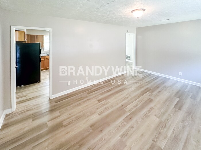 Building Photo - 6230 Cedar Wood Dr