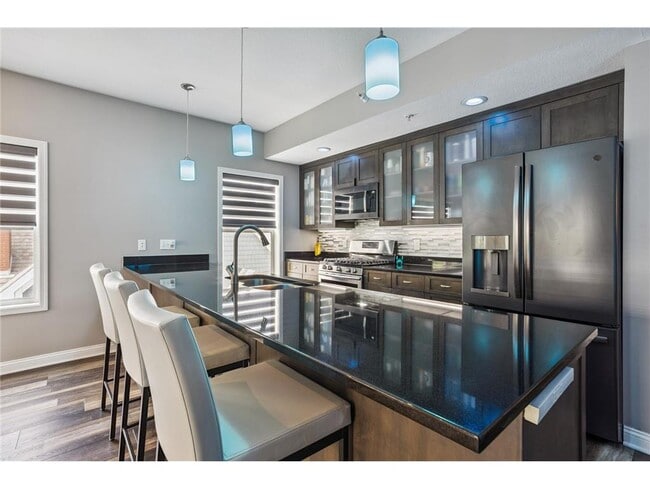 Building Photo - 1829 Park Ave