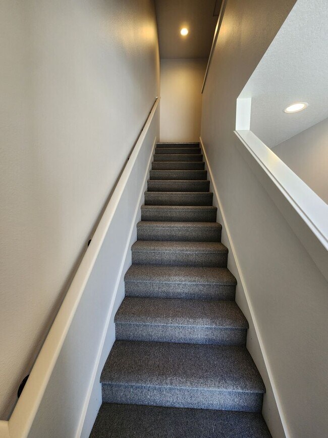 Building Photo - 2 Bedroom 2.5 Bath in Winlock