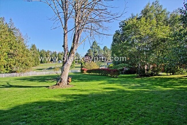 Building Photo - 3 Bed, 2 Bath, 1 Acre Home in Ridgefield, WA