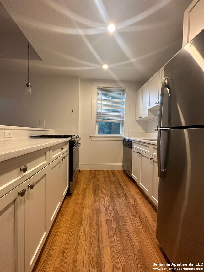 Building Photo - 38 Newton St