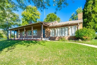 Building Photo - 4017 Bellaire Ln