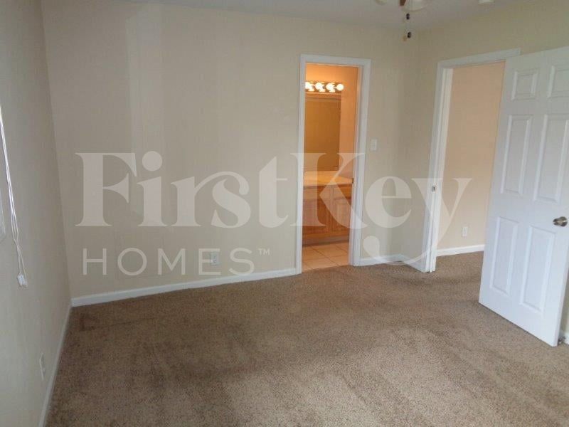 Building Photo - 447 Talala St