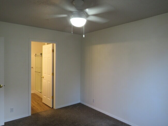 Building Photo - 2112 S Longmont Ave