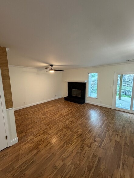 Building Photo - 3411 Cedarcrest Cir