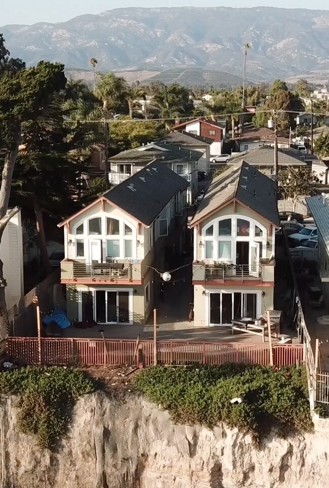 Building Photo - 6631 Del Playa Dr