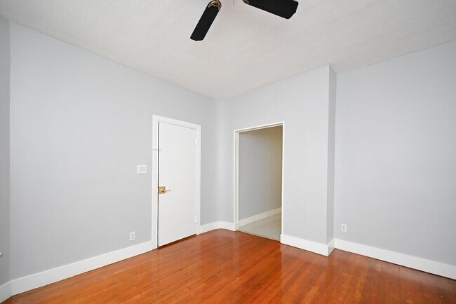 Building Photo - 6 Beacon St