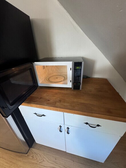 Building Photo - 3450 Clifton Ave