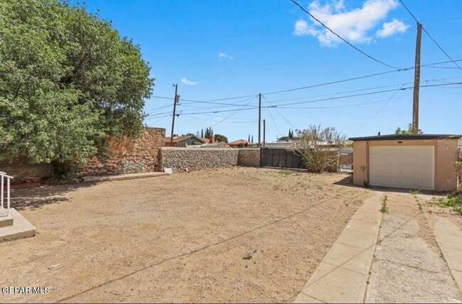 Building Photo - 4116 Chester Ave