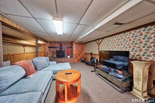 Building Photo - 41 Trout Brook Dr