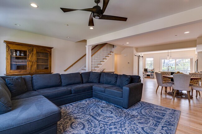 Building Photo - 30 Cate St