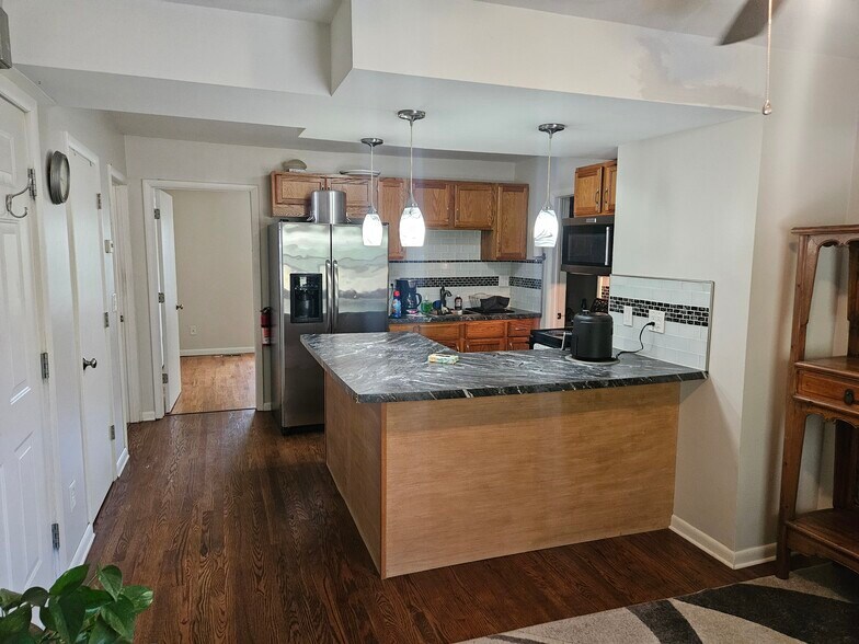 Kitchen - 102 Spring St