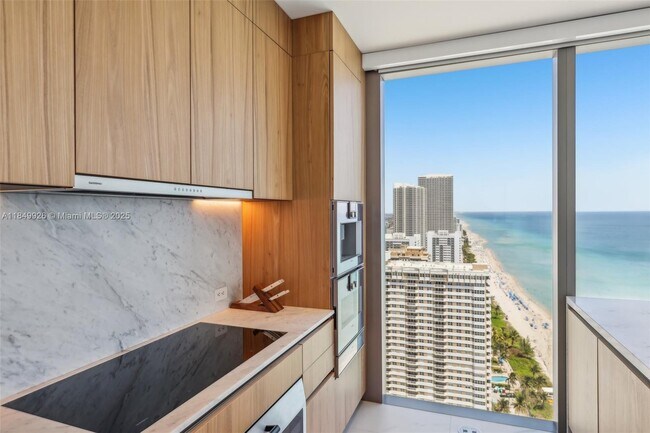 Building Photo - 2000 S Ocean Dr