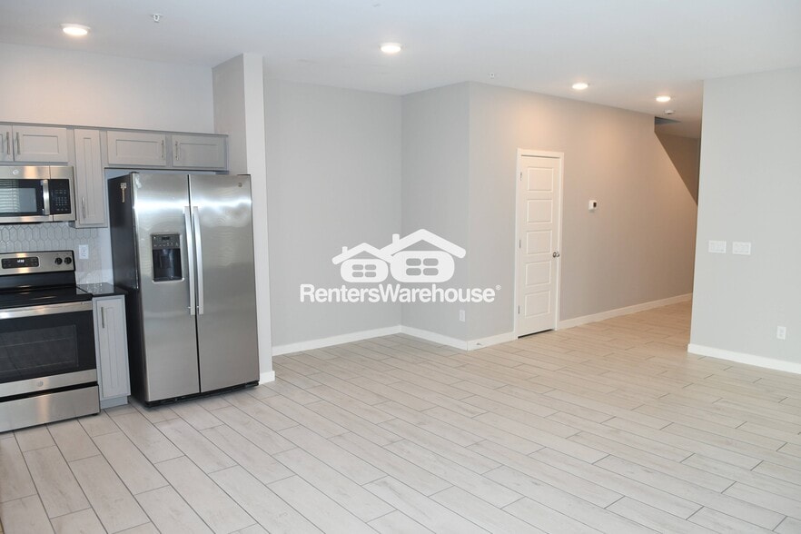 Building Photo - 2264 W Harmont Dr