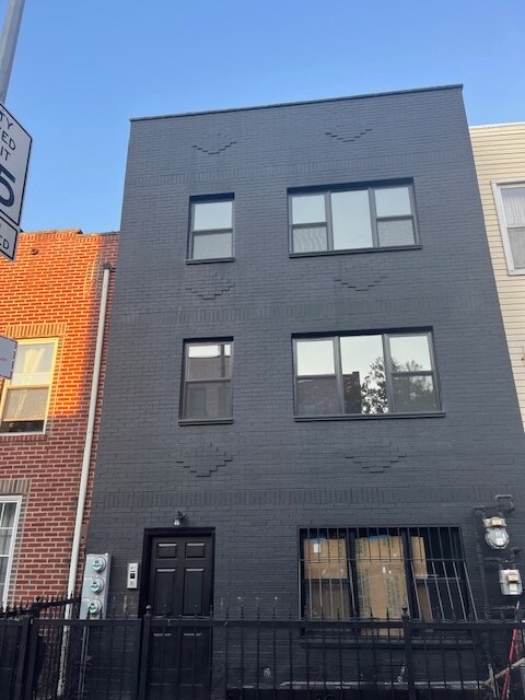 Building Photo - 43 Rochester Ave