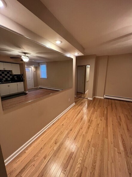 Building Photo - 373 Dorchester St