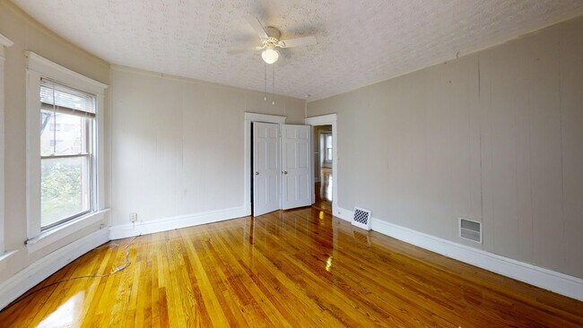 Building Photo - 58 E 12th Ave