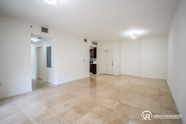 Building Photo - 300 Majorca Ave