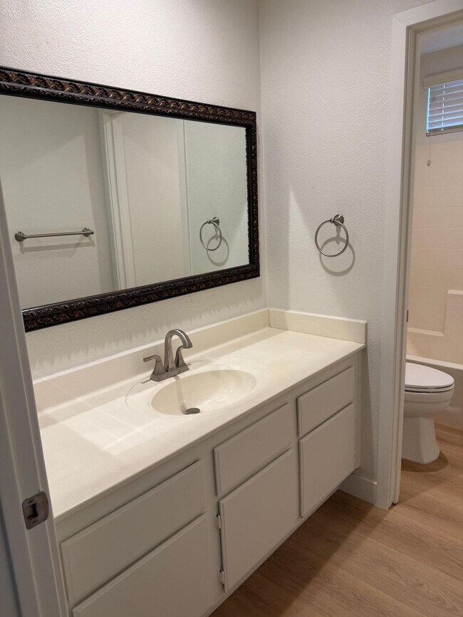 Building Photo - 78795 W Harland Dr