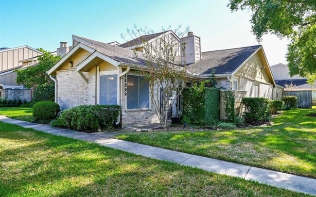 Primary Photo - 11699 Village Pl Dr