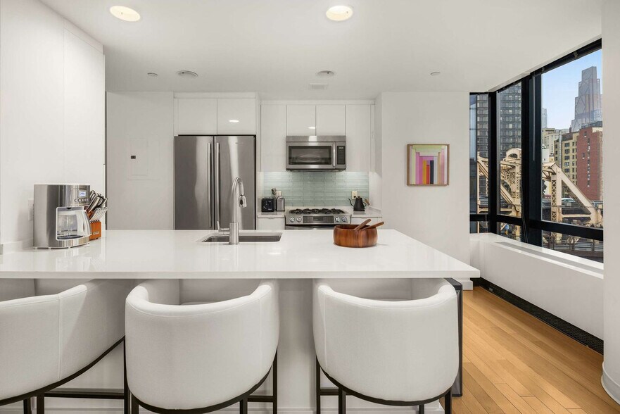 Building Photo - 1113 York Ave