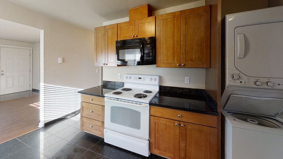 Built-in Microwave - 318 120th St S