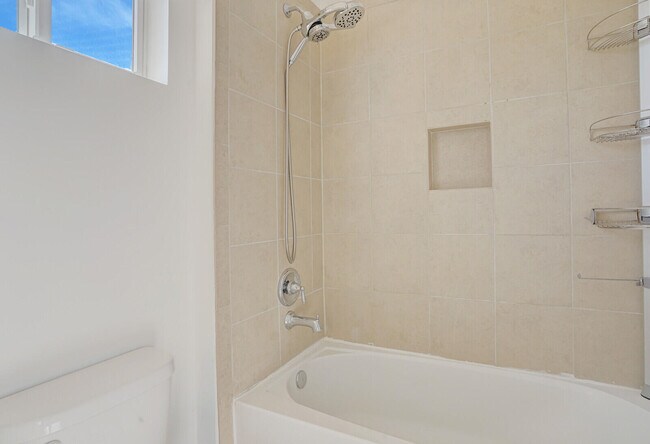 Building Photo - 1101 Vermilion Dr