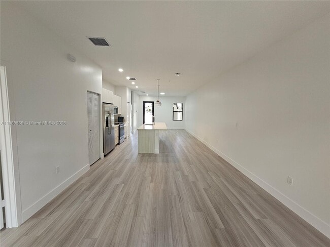 Building Photo - 7831 NW 104th Ave