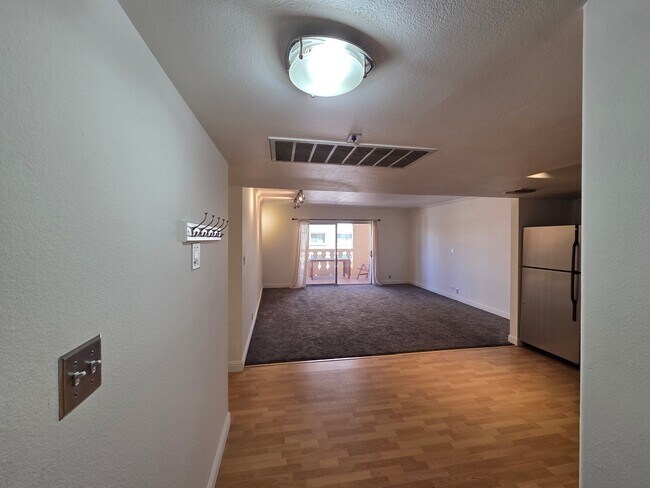 Building Photo - Beautiful 2 Bed/2 Bath Condo in Scottsdale...