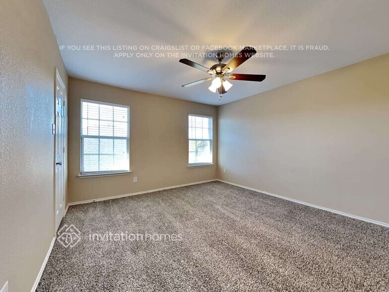 Building Photo - 2042 La Salle Trail