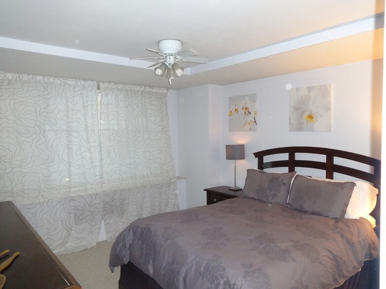 bedroom - 1121 Arlington Blvd