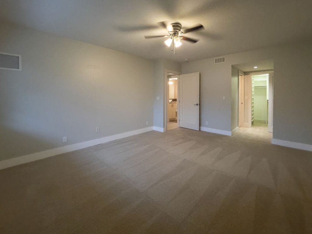 Building Photo - 64 Isle Of Venice Dr