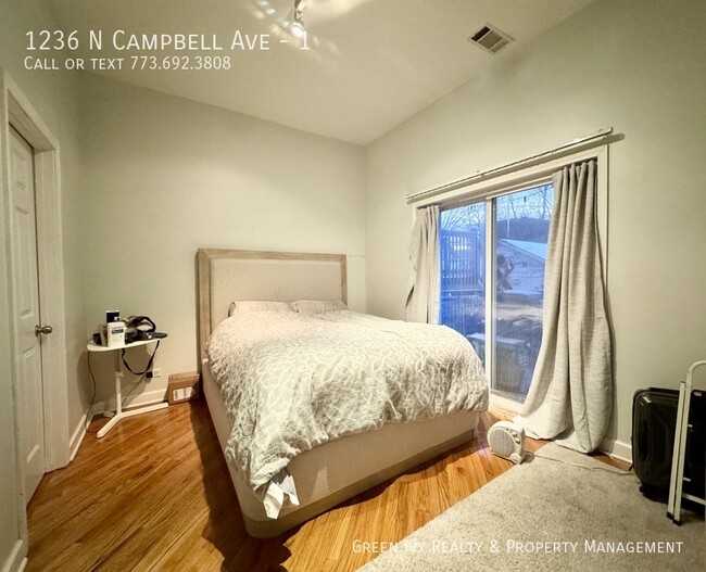 Building Photo - 2 Bed/2 Bath Condo in East Humboldt Park-G...