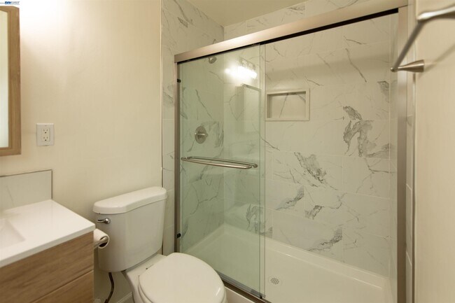 Building Photo - 3639 Patterson Ave