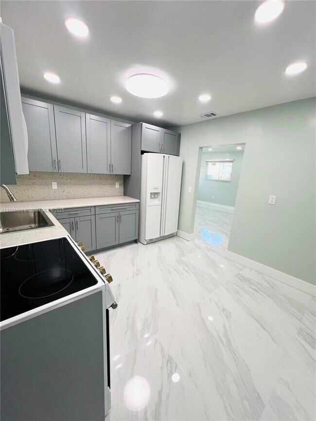Building Photo - 10370 SW 174th Terrace