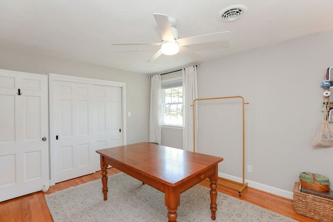 Building Photo - Charming 2BR in Historic Home – Bright, Sp...