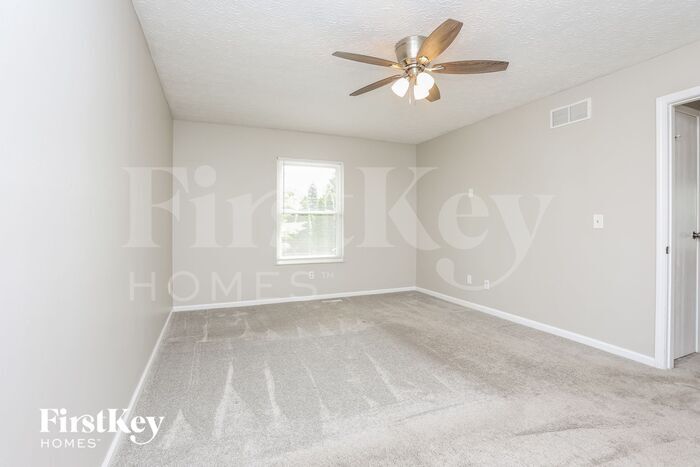 Building Photo - 3215 Heatherside Dr