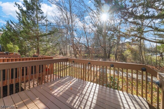 Building Photo - 13 Jill Ct