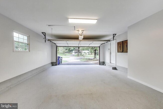 Building Photo - 13704 Beret Pl