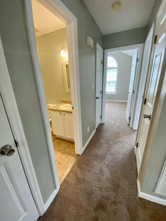 Building Photo - 8229 Foxtrail Dr