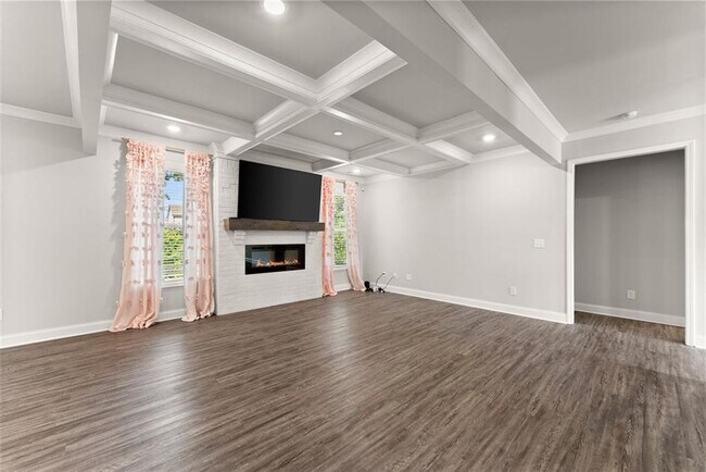 Building Photo - 4656 Silver Oak Dr SW