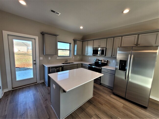 Building Photo - Home for Rent in New Market, AL!!! View with 48 Hours Notice!