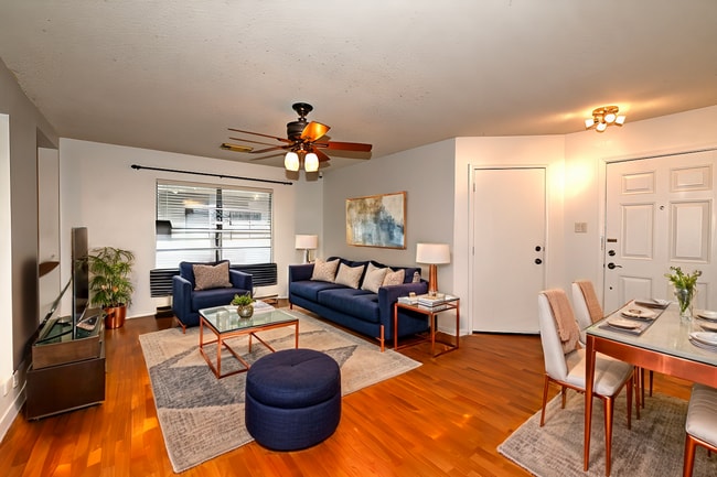 Building Photo - Spacious cozy home  |  Great location  |  2 bedroom  |  1 bath  |  1 car garage